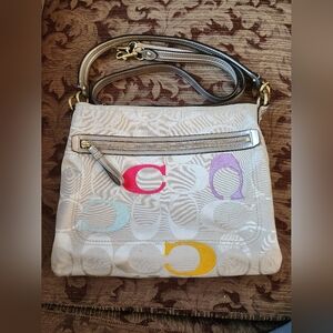 COACH 22469 POPPY SIGNATURE HIPPIE CROSSBODY BAG Gold Pre-owned